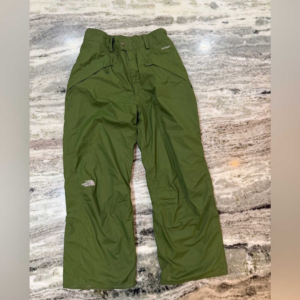 The North Face Olive Ski Snow Pants
Boys Size XL 18-20 - Picture 2 of 8